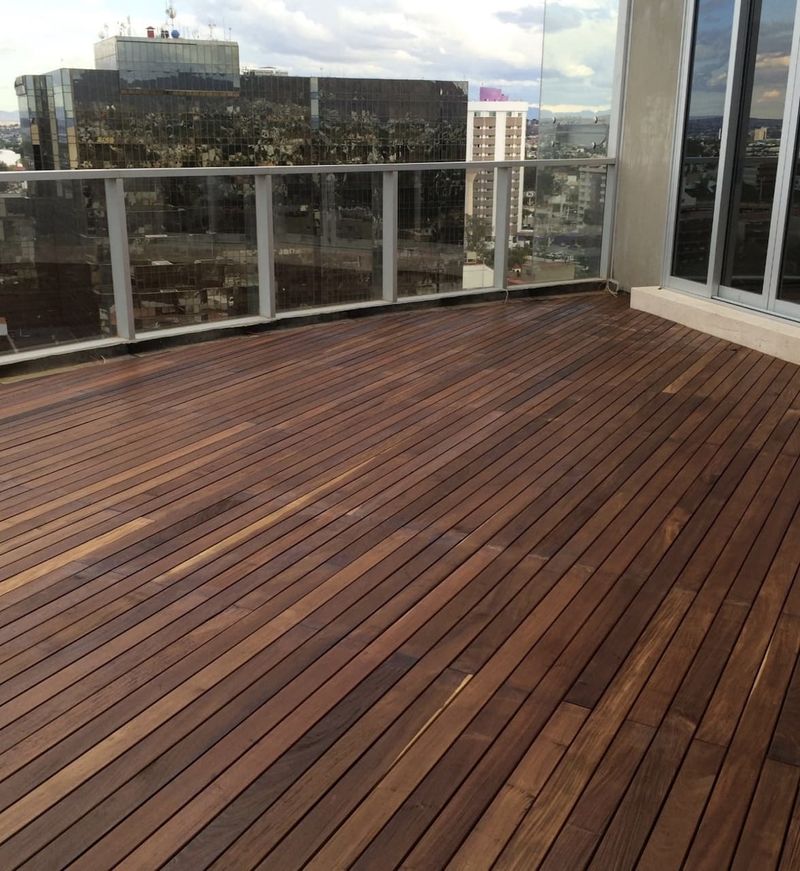 Galería deck de madera piso exterior